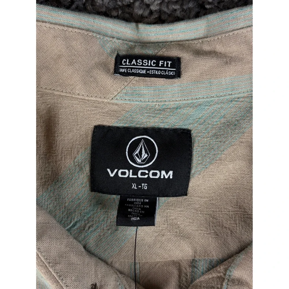 Volcom Flaxston Mens XL Short Sleeve Button Up Shirt Tan Blue Striped A0422402